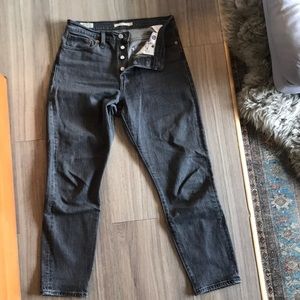 Levi’s Wedgie jeans